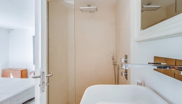 Resa Estates Ibiza can Viv tourist license sale koop bathroom shower.jpg